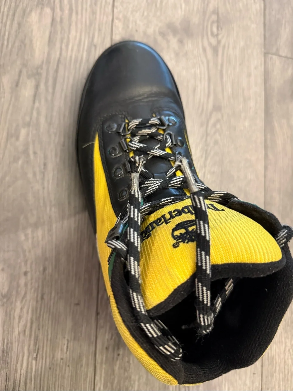 Timberland Vintage Hiking 36082 Yellow Green Lace Up Men’s Size 9M Leather Boots